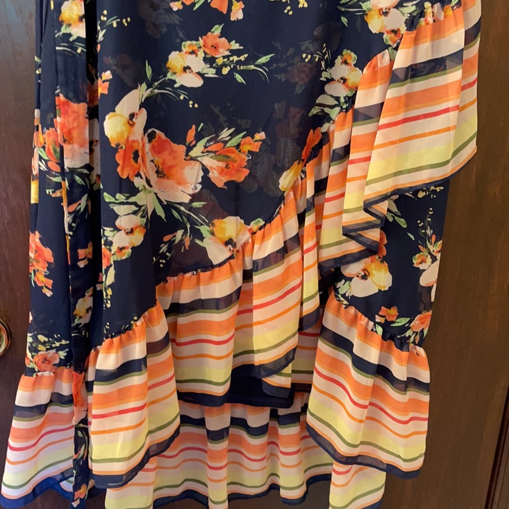 High Low Fitted Ruffled Bottom - image 3